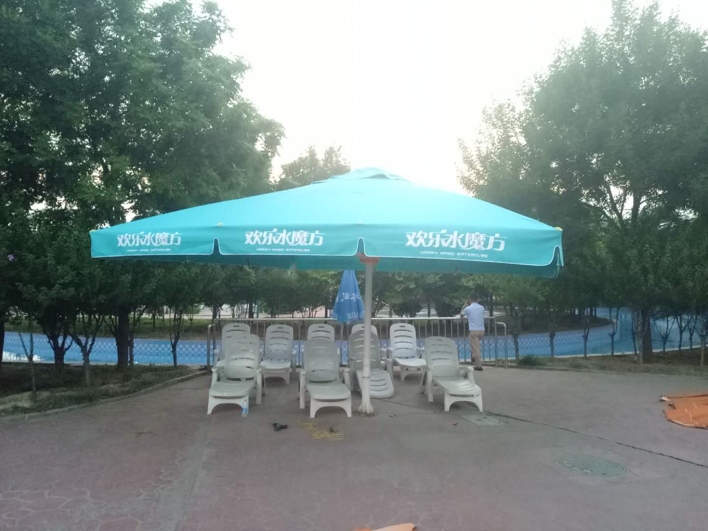 欢乐水魔方遮阳伞项目