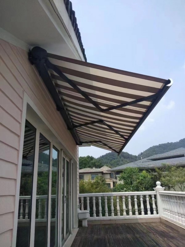 伸缩遮阳棚